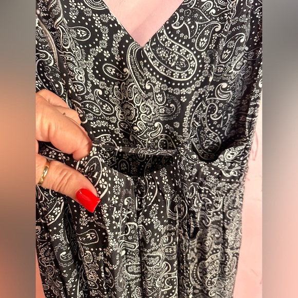 Forever 21 Black and White Paisley Jumpsuit - Picture 3 of 3
